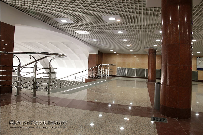 Станция "Митино" Балкон северного вестибюля.